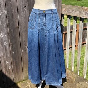 Vtg 90s High Waist 3/4 length Denim Skirt.